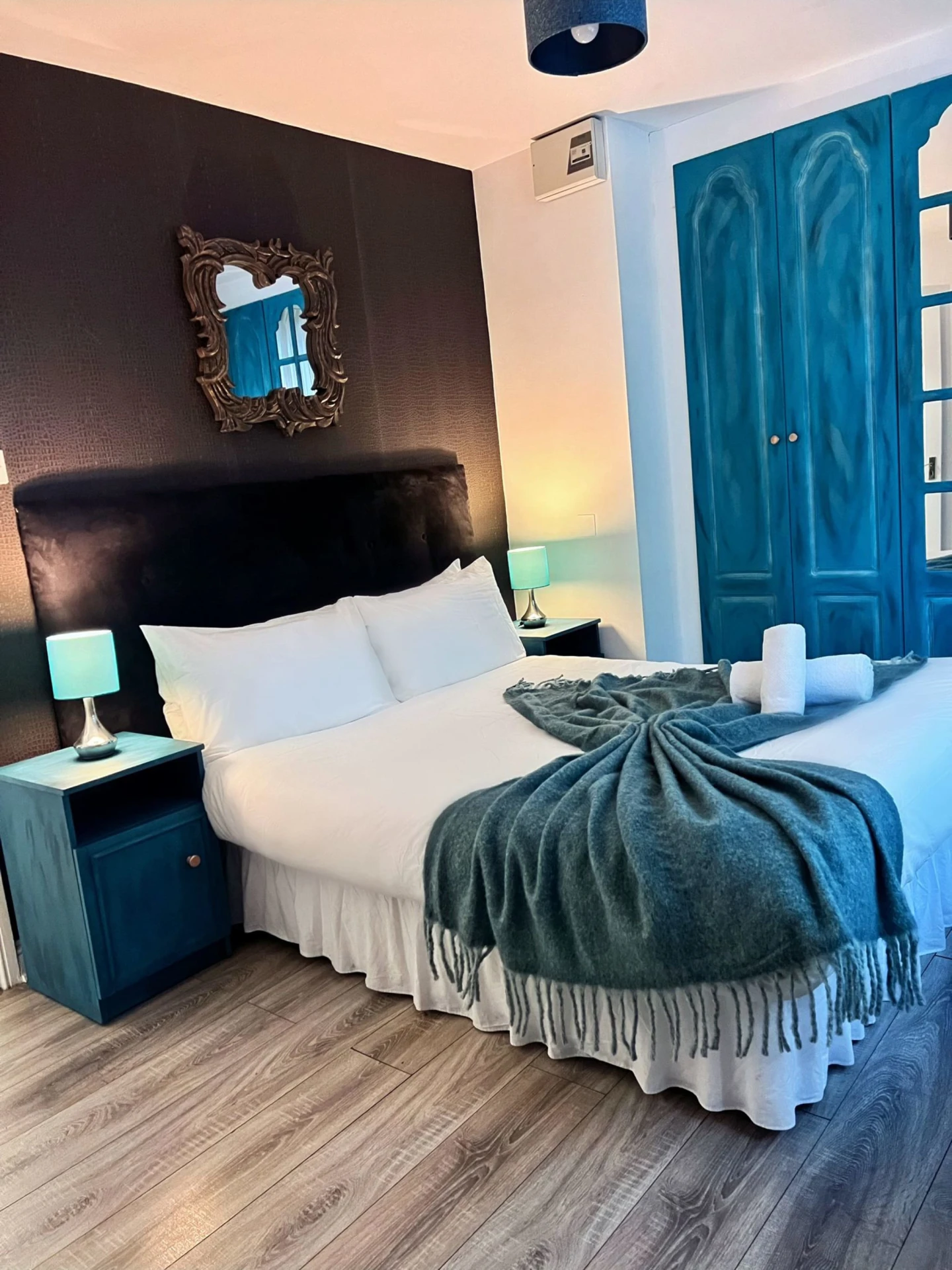 Temple Bar home for up to 6 (1)