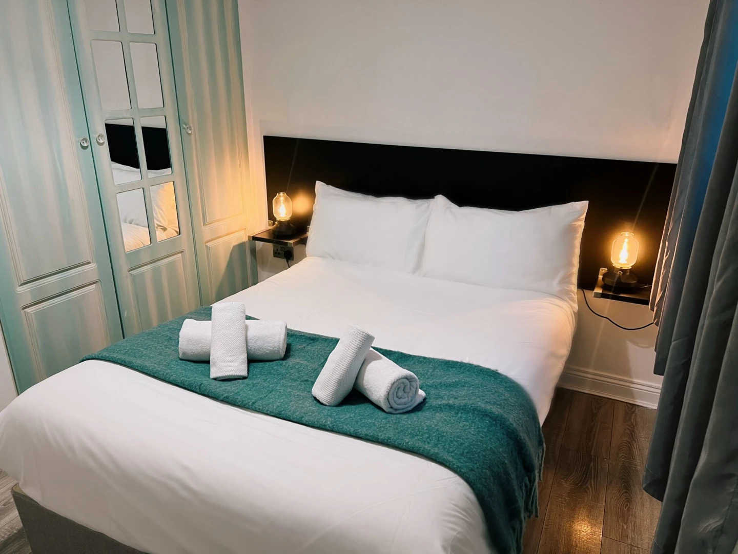 Temple Bar home for up to 6 (2)